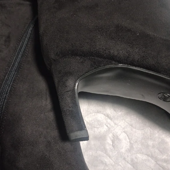 Time and Tru Black Heeled Slouch Boots Asst. Sizes - Picture 4 of 7